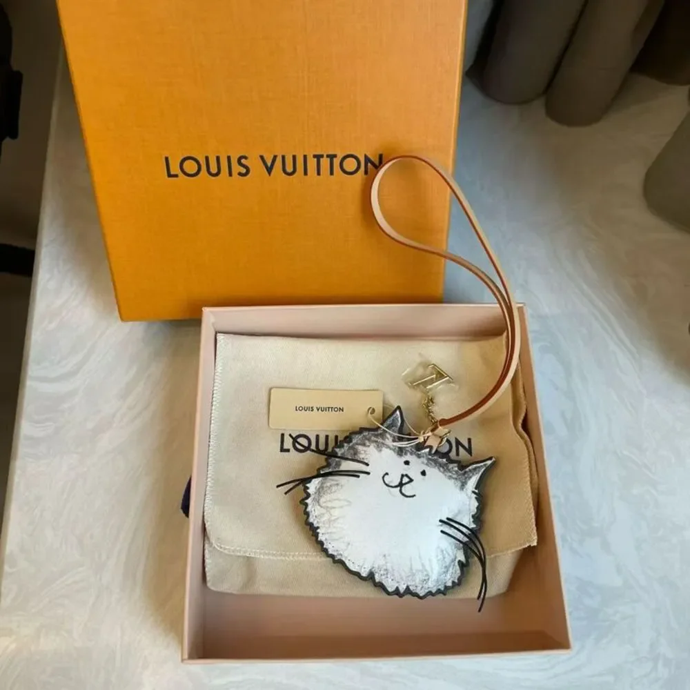 Louis Vuitton Women Pre-Loved Bag Brand New Condition